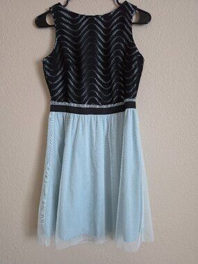 Girls Fancy Dress, Size Youth Medium
